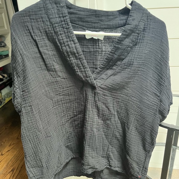 XiRENA Black Cuffed Sleeve Blouse with Mandarin Collar - Picture 5 of 5